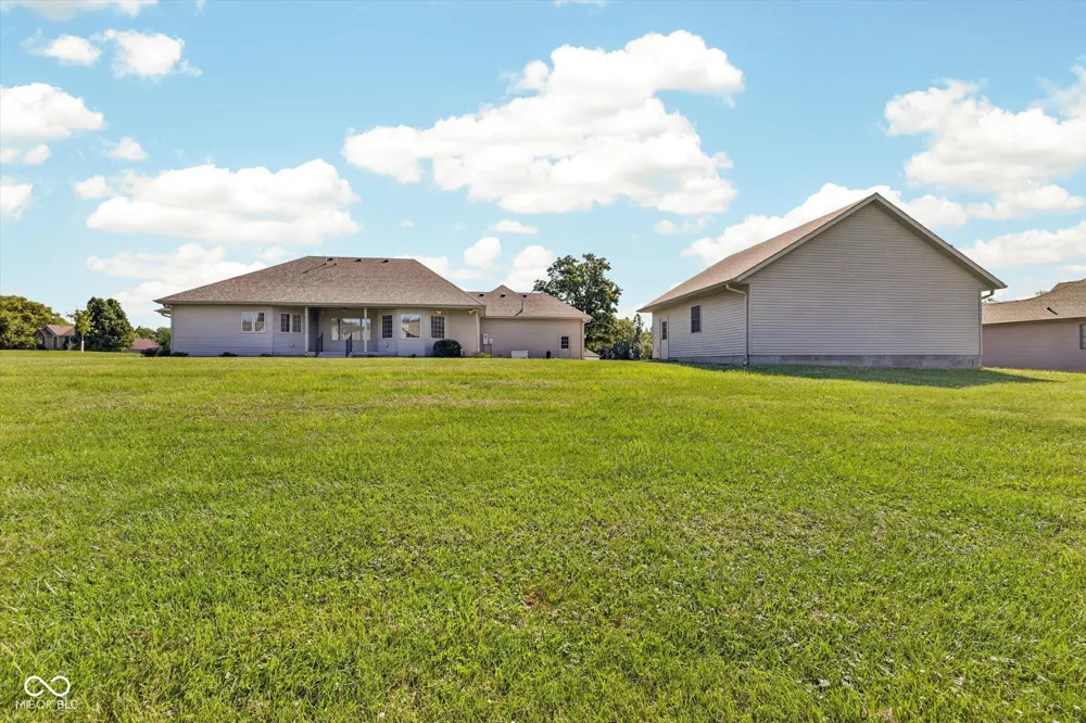 675 Auburn Ridge Drive Linton, IN 47441