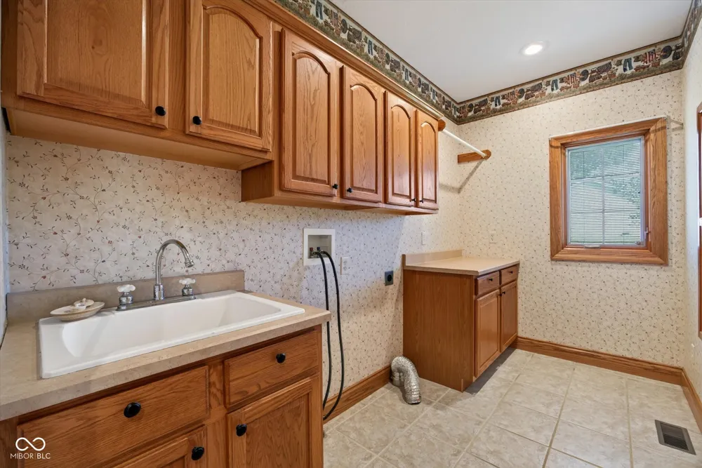 675 Auburn Ridge Drive Linton, IN 47441