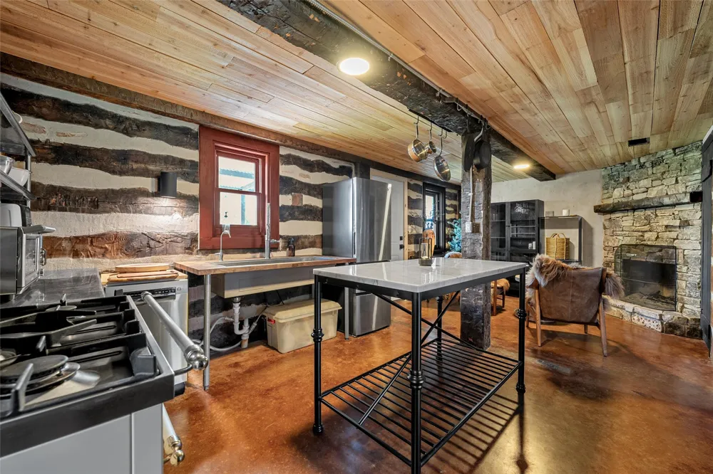 153 County Road 2139 Iredell, TX 76649
