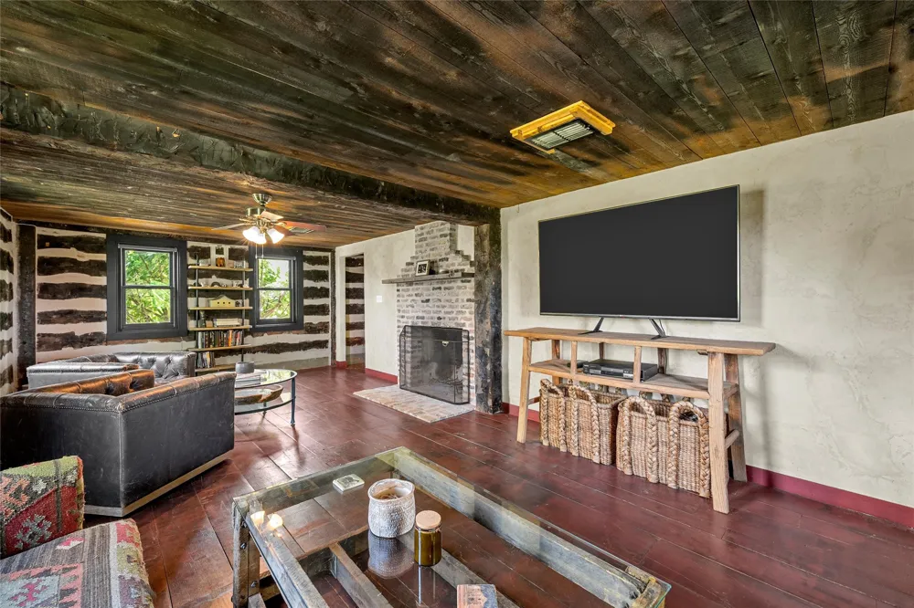153 County Road 2139 Iredell, TX 76649