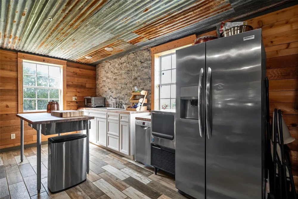 153 County Road 2139 Iredell, TX 76649