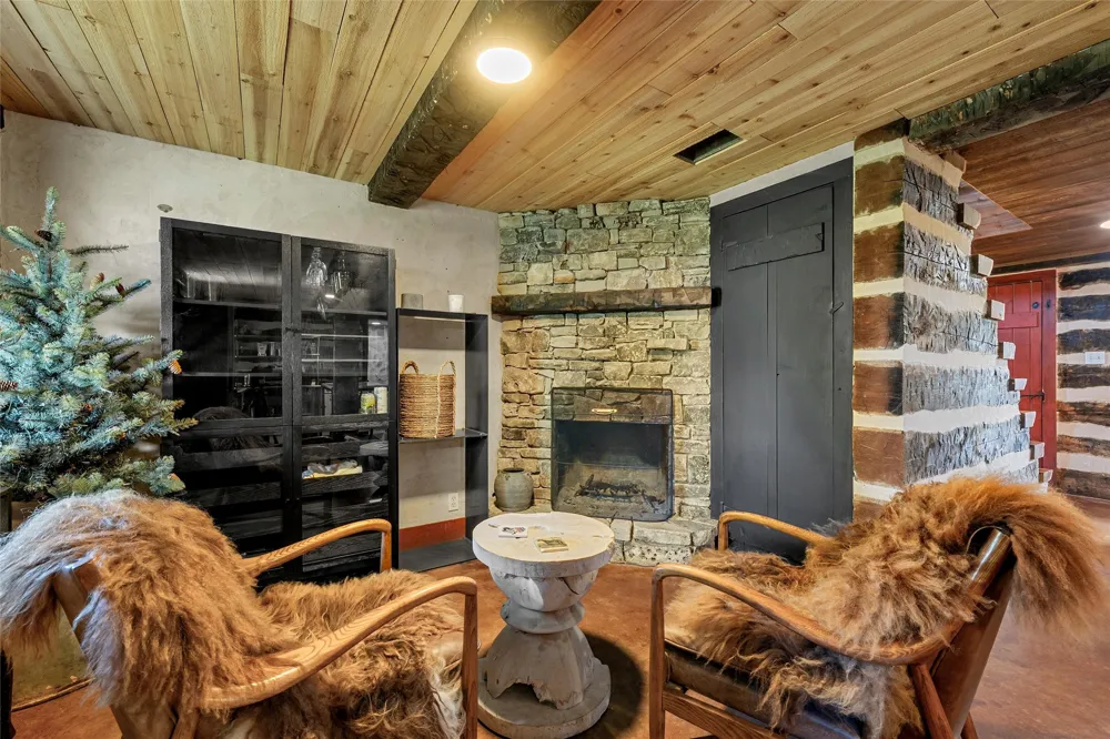 153 County Road 2139 Iredell, TX 76649
