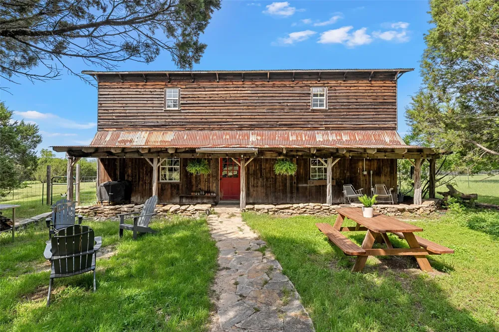 153 County Road 2139 Iredell, TX 76649