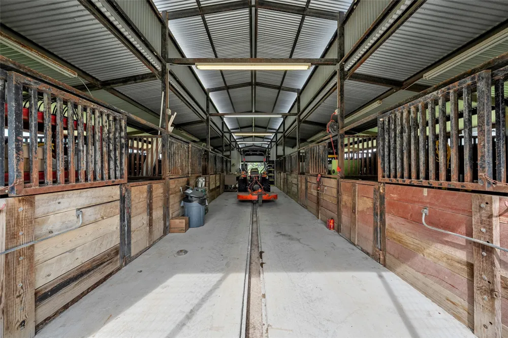 153 County Road 2139 Iredell, TX 76649