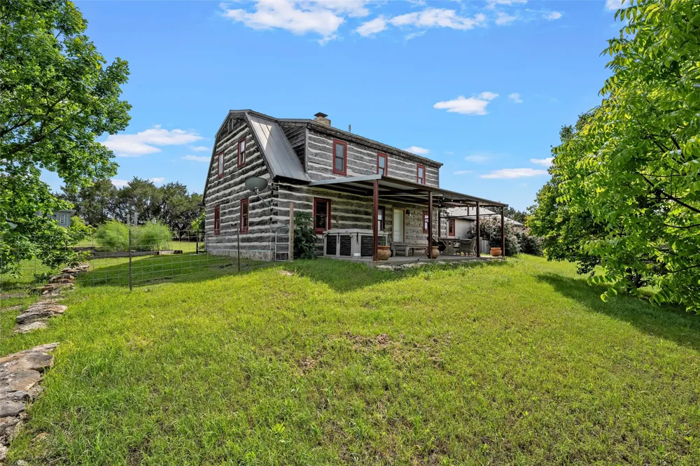 153 County Road 2139 Iredell, TX 76649