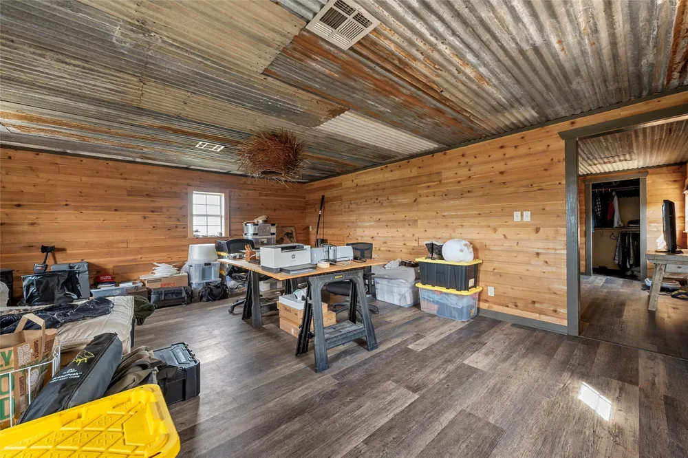 153 County Road 2139 Iredell, TX 76649