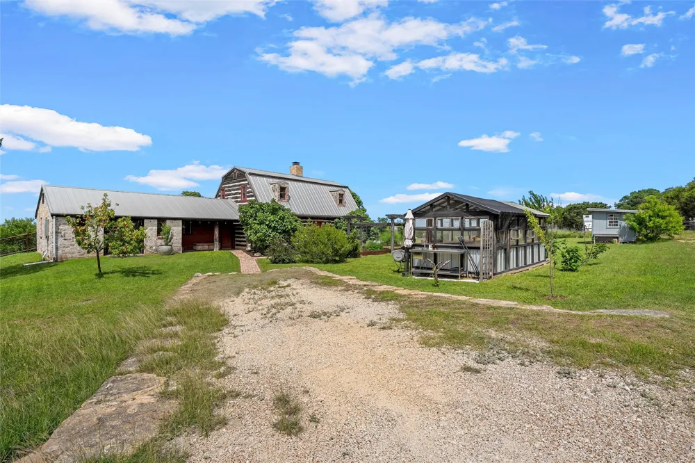 153 County Road 2139 Iredell, TX 76649