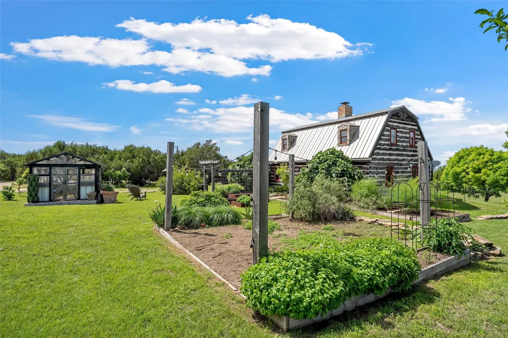 153 County Road 2139 Iredell, TX 76649