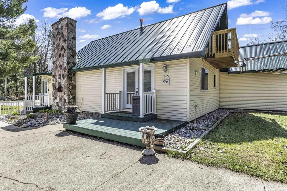 117 Vienna Court Markey Township, MI 48629