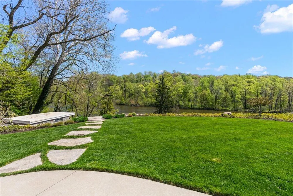 13741 S Indian Springs Road Buchanan Township, MI 49107