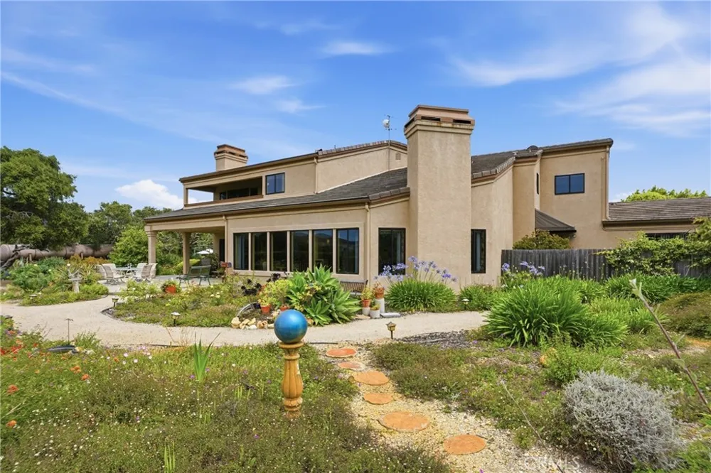 225 Broken Arrow Nipomo, CA 93444