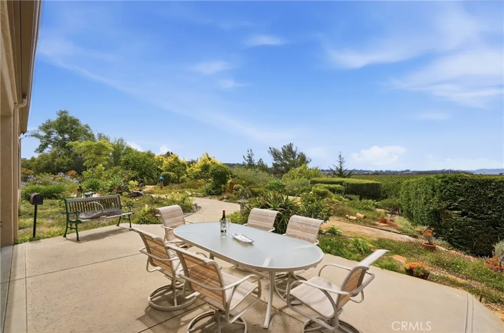 225 Broken Arrow Nipomo, CA 93444