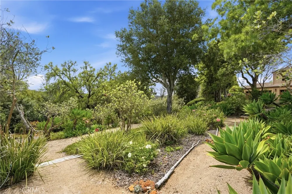 225 Broken Arrow Nipomo, CA 93444