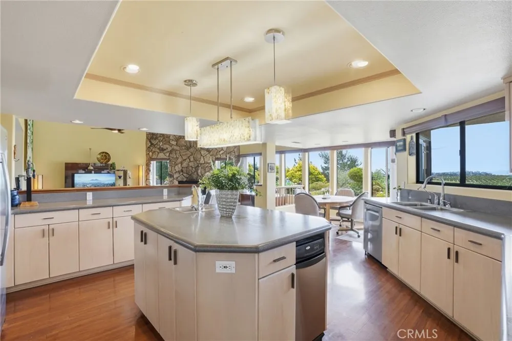 225 Broken Arrow Nipomo, CA 93444