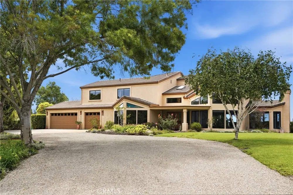 225 Broken Arrow Nipomo, CA 93444