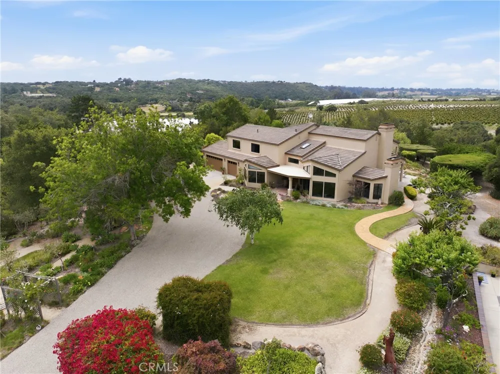 225 Broken Arrow Nipomo, CA 93444