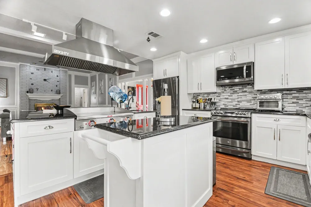 2212 Southern Court Carrollton, TX 75006