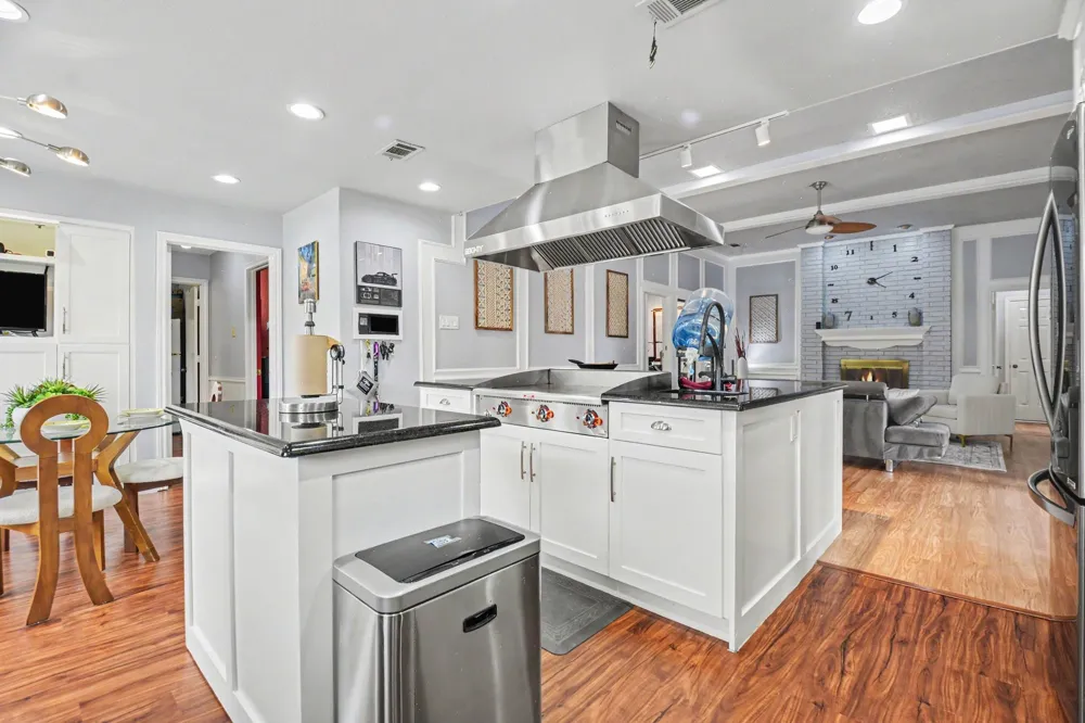 2212 Southern Court Carrollton, TX 75006