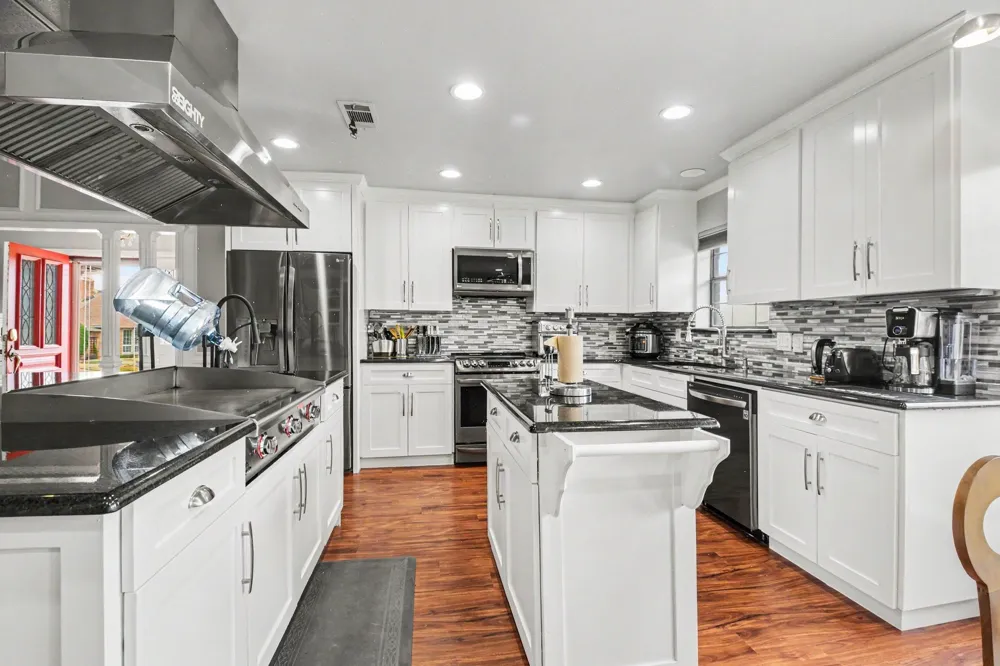 2212 Southern Court Carrollton, TX 75006