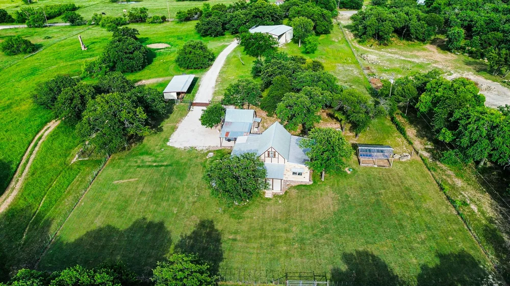 6085 County Road 146 Lipan, TX 76462
