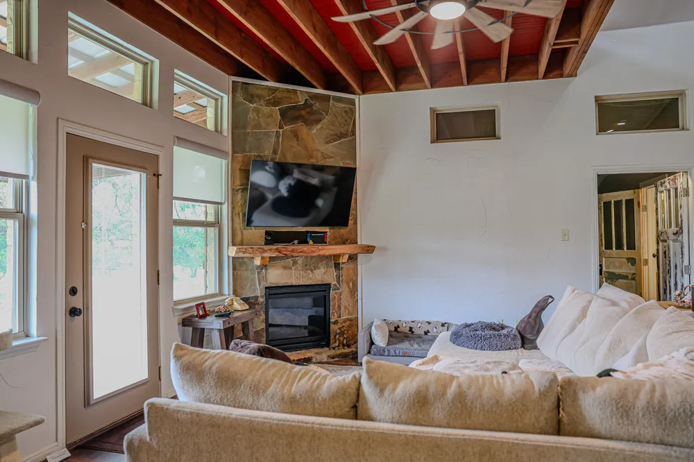 6085 County Road 146 Lipan, TX 76462