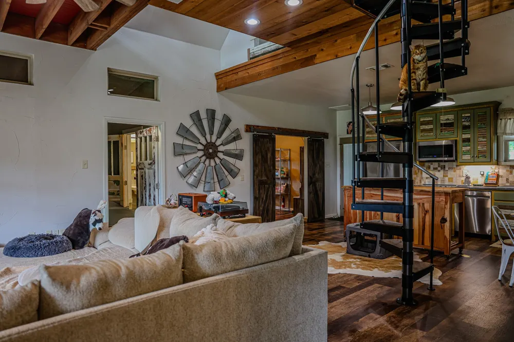 6085 County Road 146 Lipan, TX 76462
