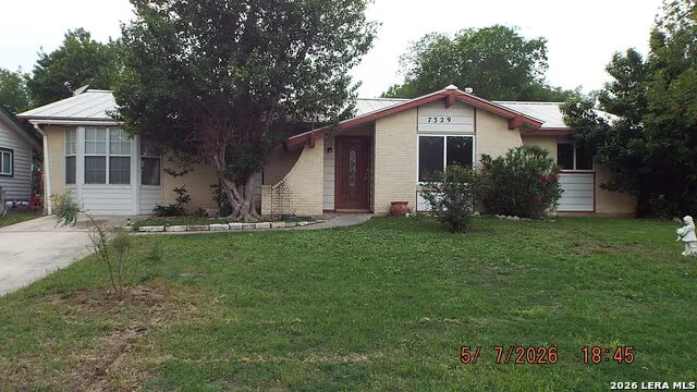 7329 Leading Oaks Live Oak, TX 78233