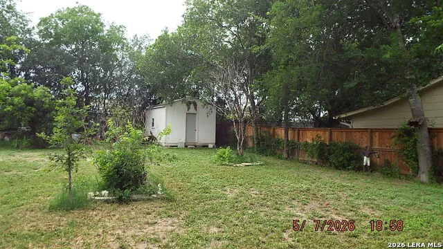 7329 Leading Oaks Live Oak, TX 78233