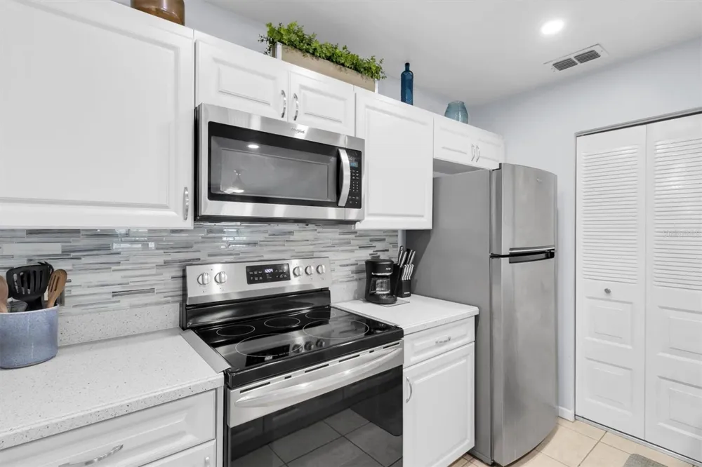 7712 HILLSIDE COURT #201 Hudson, FL 34667