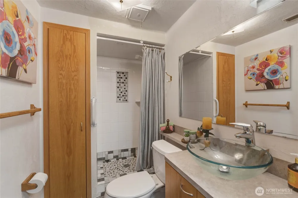 245 Lakeview Avenue Orondo, WA 98843
