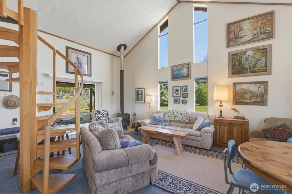 245 Lakeview Avenue Orondo, WA 98843