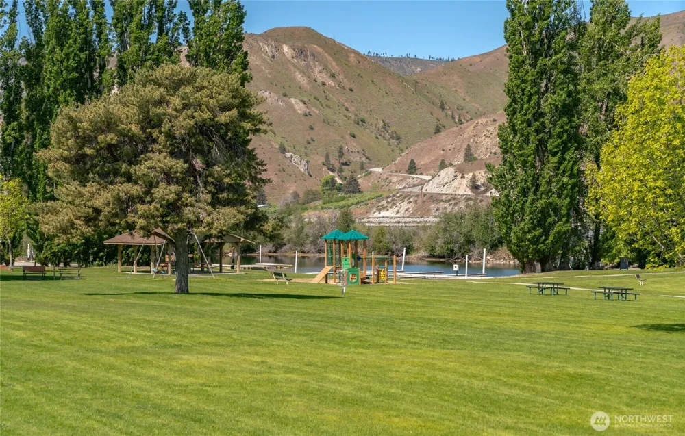 245 Lakeview Avenue Orondo, WA 98843
