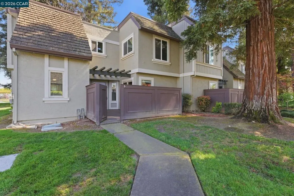 102 Luna Grande Cir #5 Sacramento, CA 95834