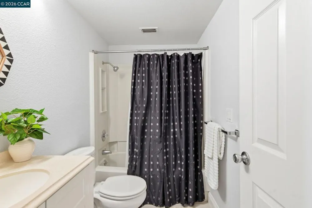 102 Luna Grande Cir #5 Sacramento, CA 95834