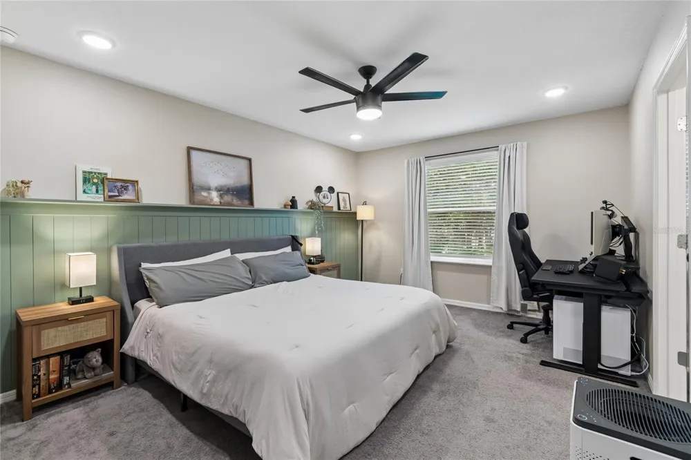 4733 DEER TRACK STREET Tampa, FL 33610