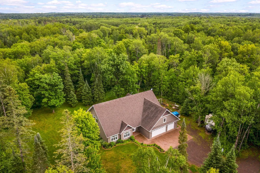 5760 Munger Shaw Road Saginaw, MN 55779