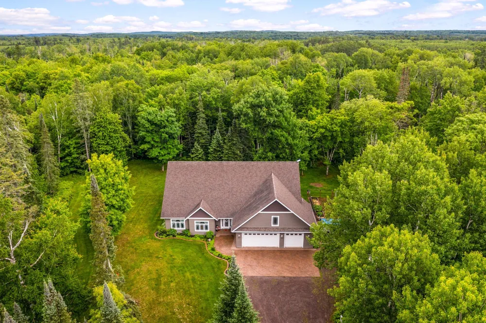 5760 Munger Shaw Road Saginaw, MN 55779