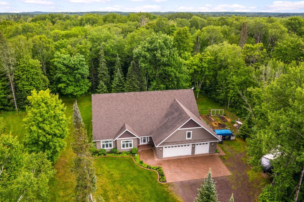 5760 Munger Shaw Road Saginaw, MN 55779