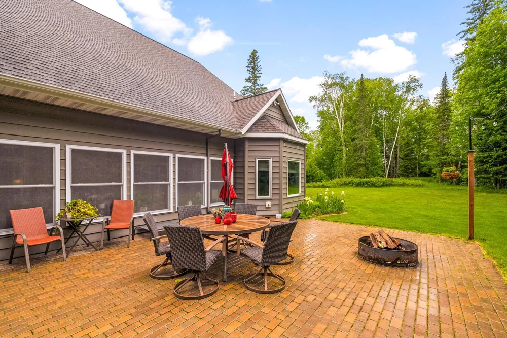 5760 Munger Shaw Road Saginaw, MN 55779