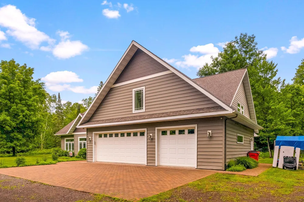 5760 Munger Shaw Road Saginaw, MN 55779