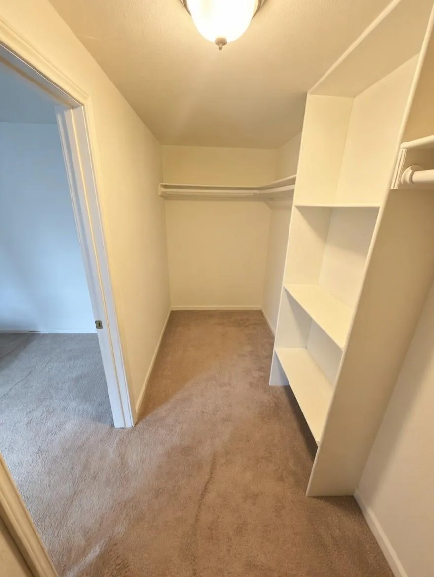 911 Kemp Street Boling, TX 77420
