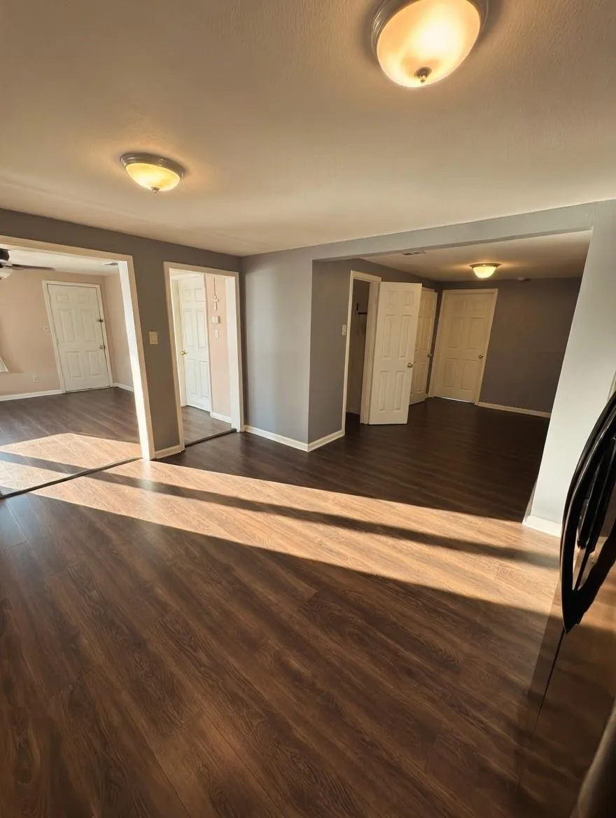 911 Kemp Street Boling, TX 77420
