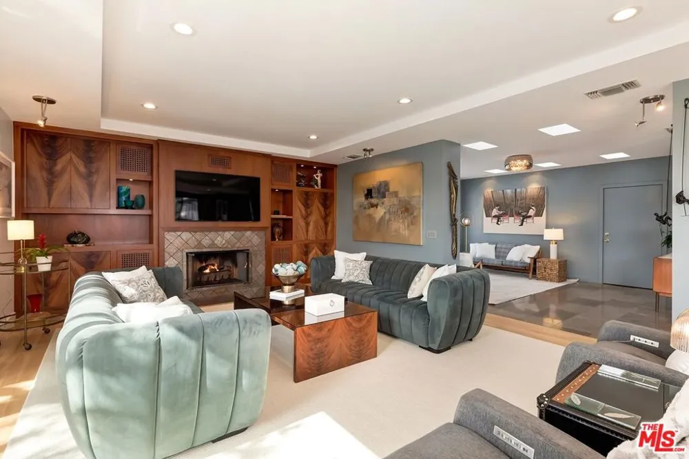 1334 Charmel Place Pacific Palisades, CA 90272