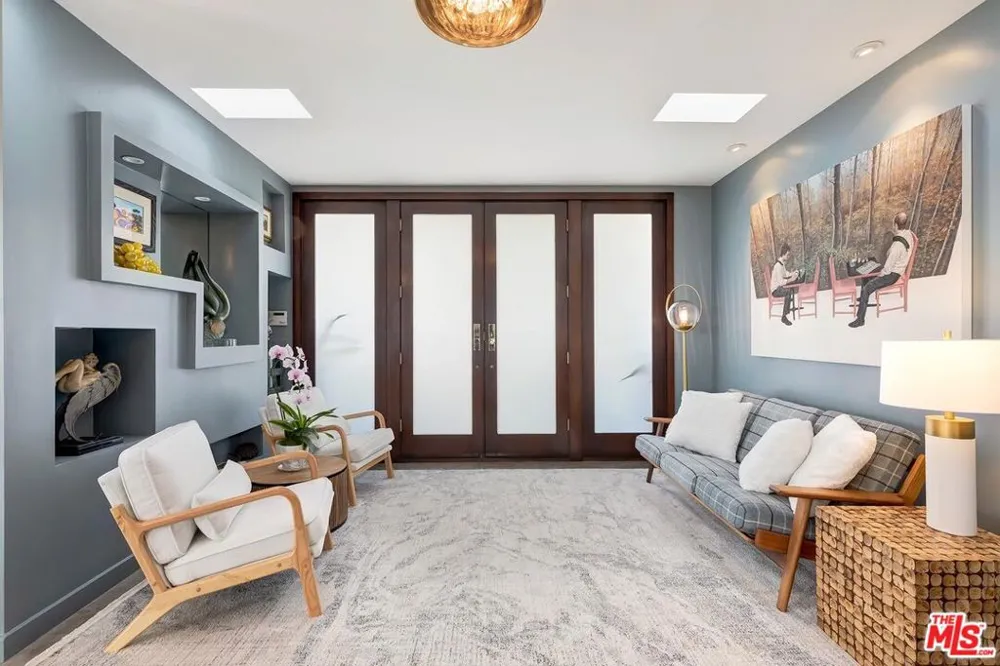 1334 Charmel Place Pacific Palisades, CA 90272