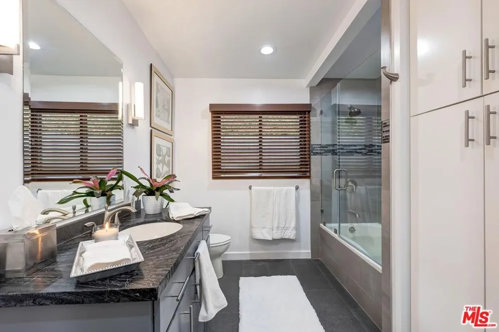 1334 Charmel Place Pacific Palisades, CA 90272