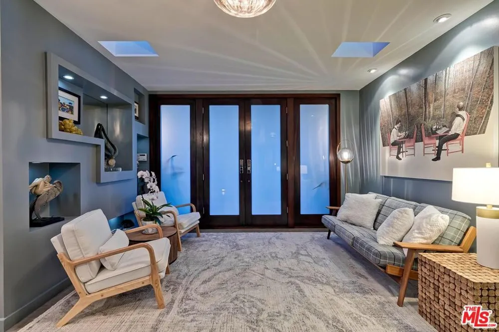 1334 Charmel Place Pacific Palisades, CA 90272