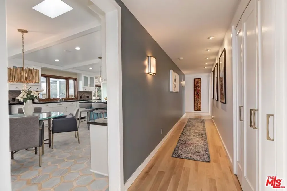 1334 Charmel Place Pacific Palisades, CA 90272
