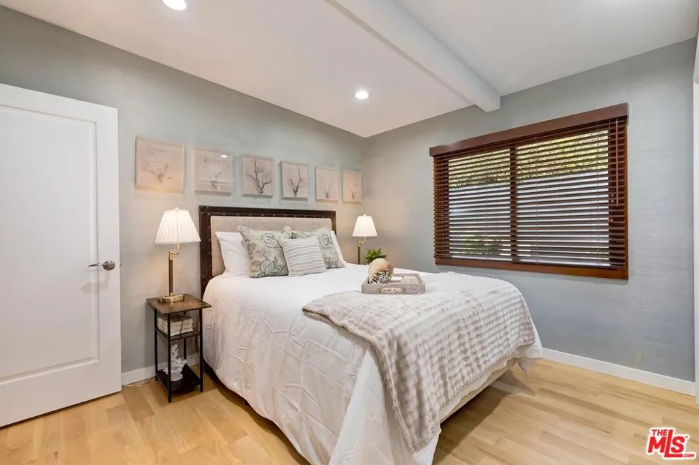 1334 Charmel Place Pacific Palisades, CA 90272