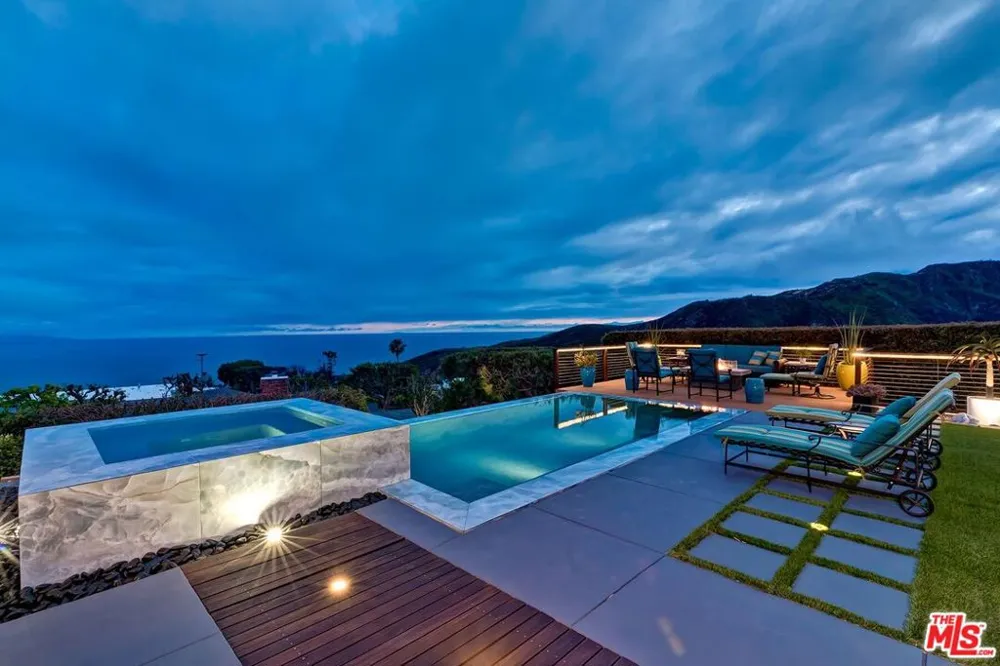 1334 Charmel Place Pacific Palisades, CA 90272