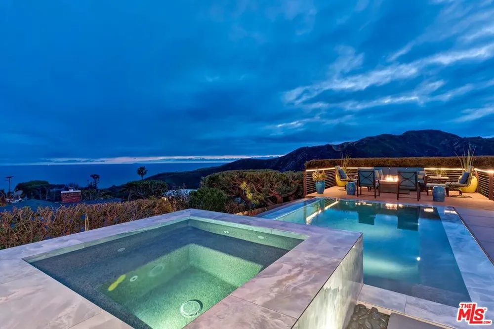 1334 Charmel Place Pacific Palisades, CA 90272